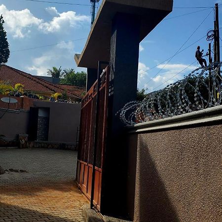 City Oasis With Free Wifi And Parking Namugongo Extérieur photo